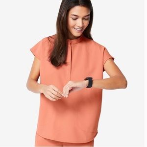 NWT Figs Coral Rafaela Mandarin Scrub Top (XS)